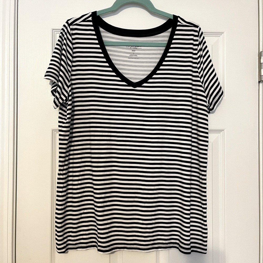 Torrid, super soft, black and white striped, torrid size 1 vee neck top